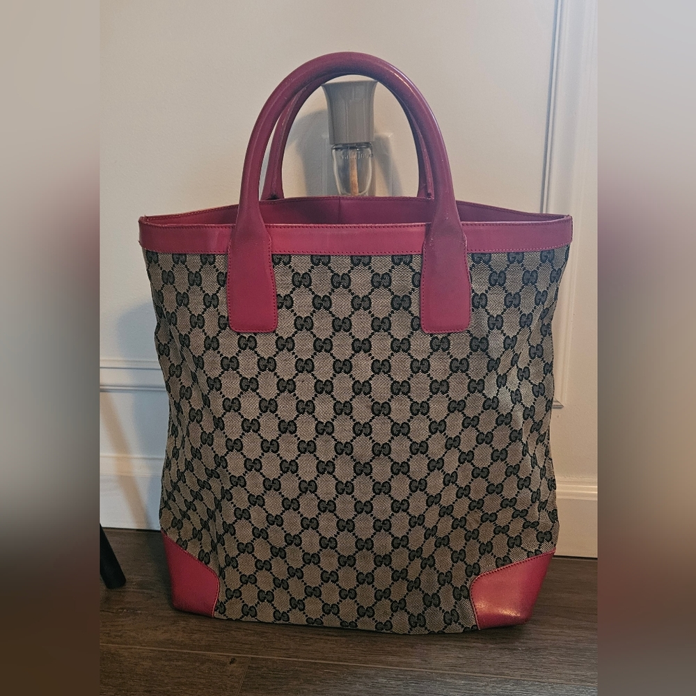 Gucci Vintage Navy Blue Monogram With Red Leather Trim With Dustbag - Picture 5 of 16